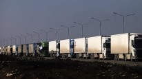 中俄口岸大堵车，700辆卡车塞在俄方一侧，俄要中方配合解决