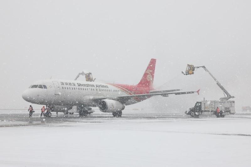 受降雪影响！截至14时，哈尔滨机场20个进出港航班延误