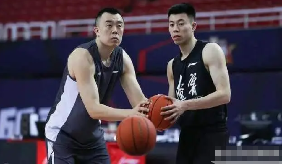 郭艾伦赵继伟相继高烧，双子星病倒又收坏消息，杨鸣祸不单行