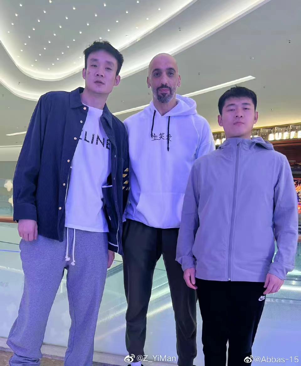 破案了！丁彦雨航退役悬念揭晓，小丁现身四川，CBA外援报喜