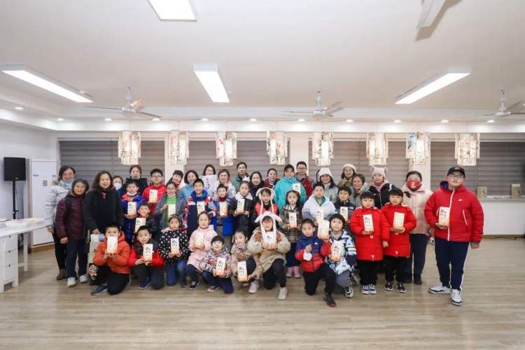 三入进博会非遗客厅展示，徐汇这个社区学校能体验古法造纸！
