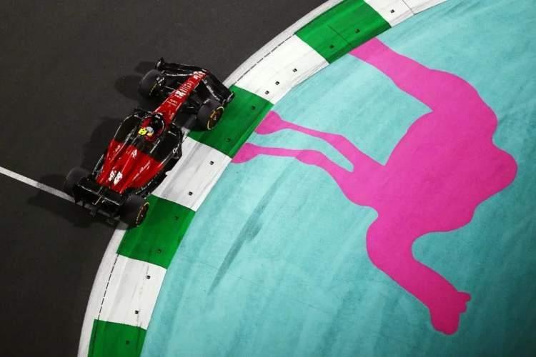 F1沙特站周冠宇获第13名 阿隆索不停“抢戏”成焦点