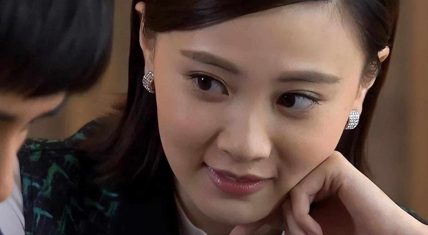 正面反击！TVB女星再将小生降级“网友”，二人6年绯闻疑正式告终