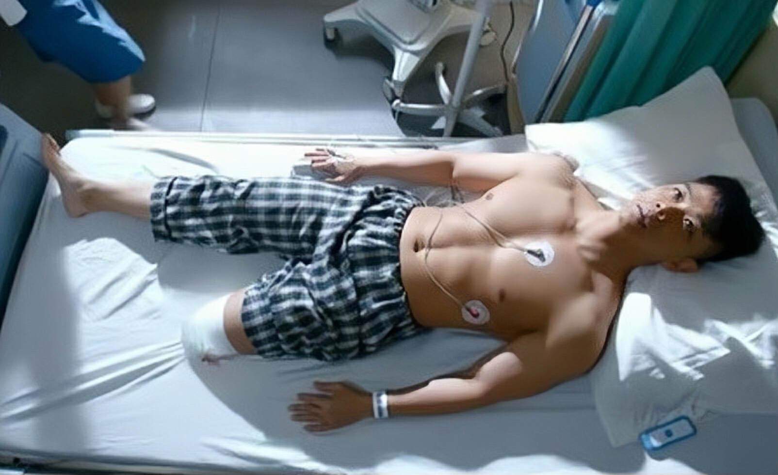 TVB知名男星演技炸裂，徒手搬120斤轮胎超拼命，满身健硕肌肉抢镜