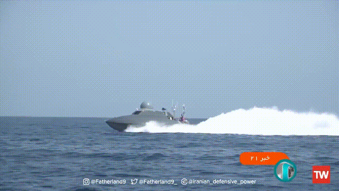 伊朗快艇海上驱逐美航母，配中国导弹可一击必杀