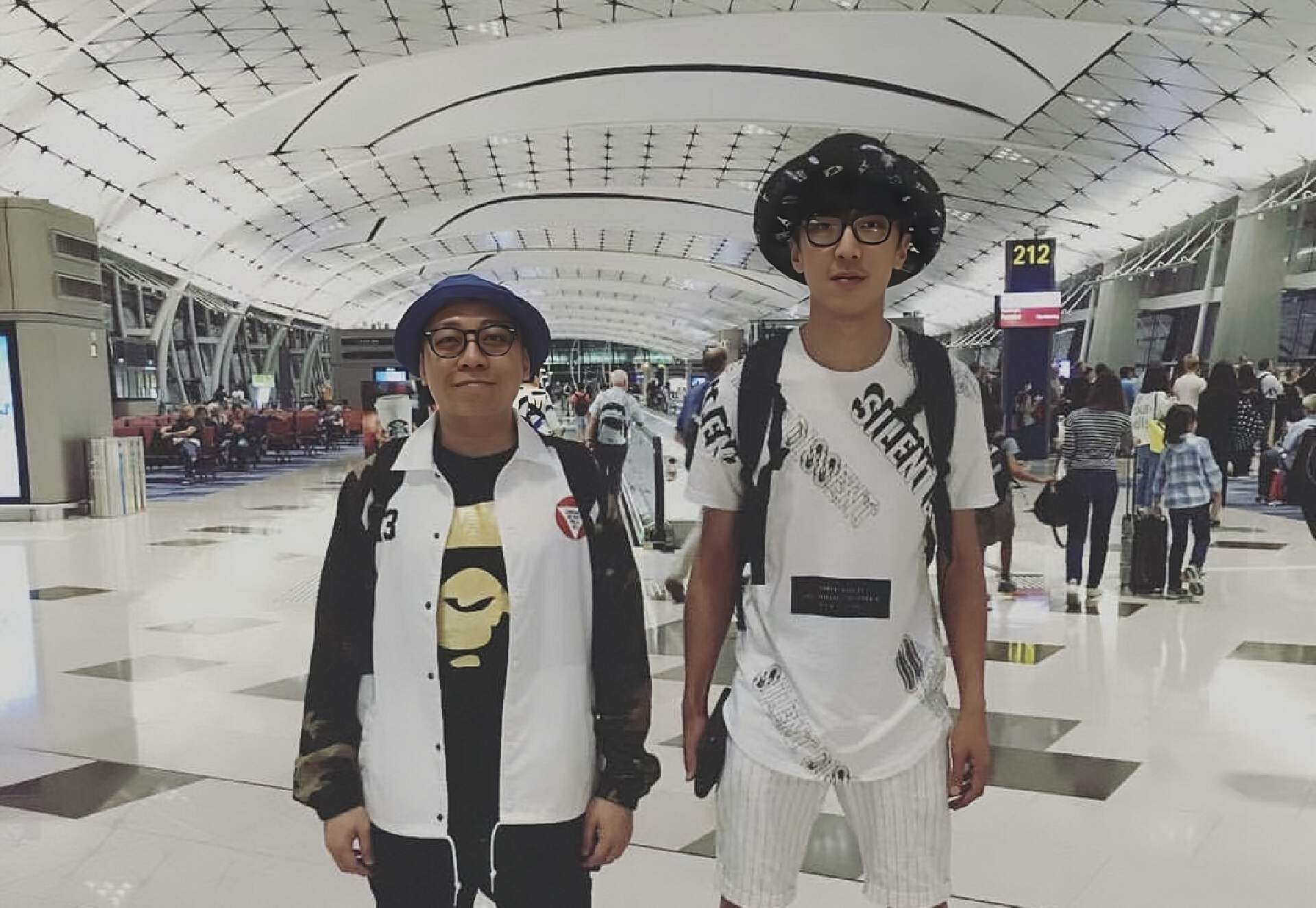 TVB俩知名男星突然离巢，艺人资料已下架，双双签约内地经纪公司
