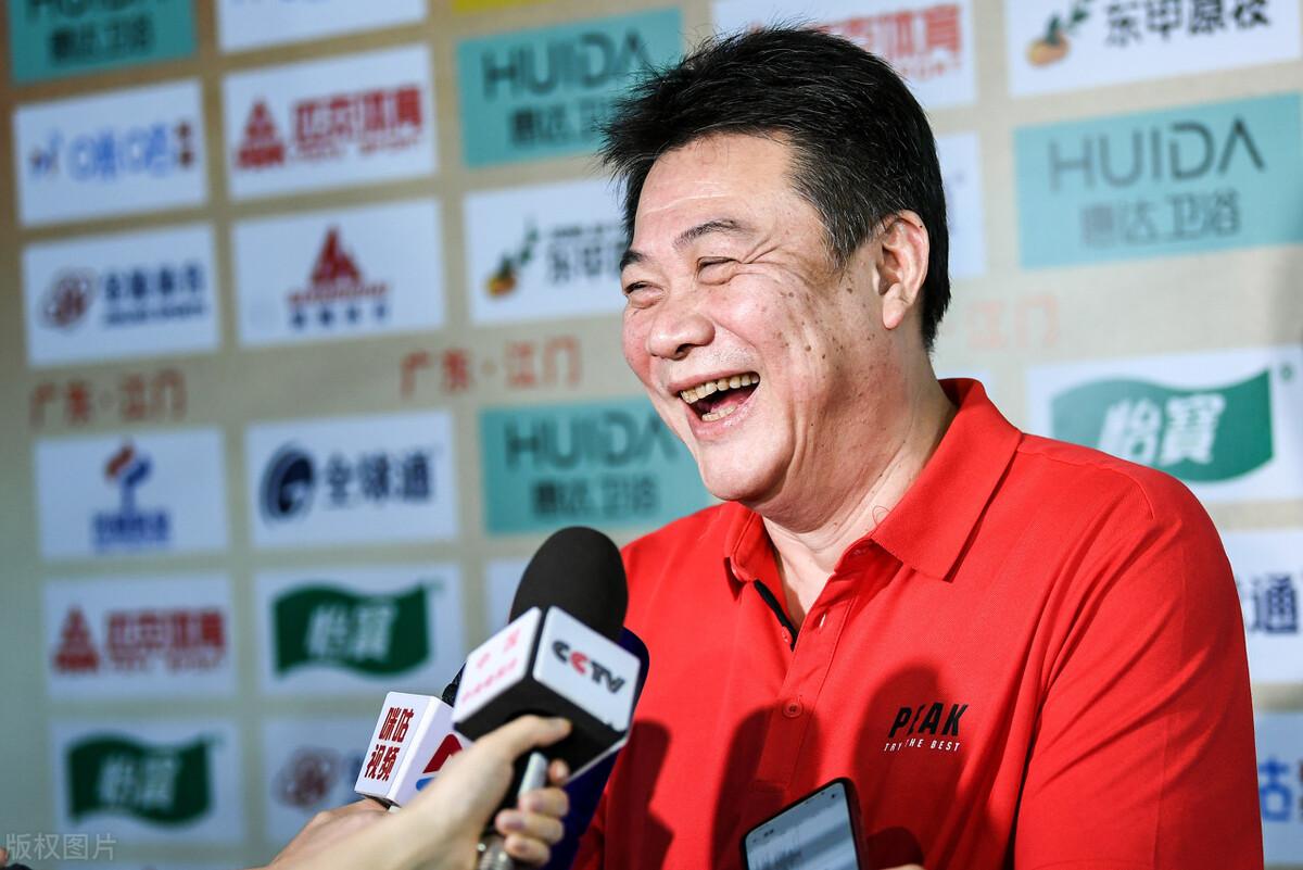 中午12点！2大官媒官宣，中国女排千里报喜，朱婷振奋姚迪激动