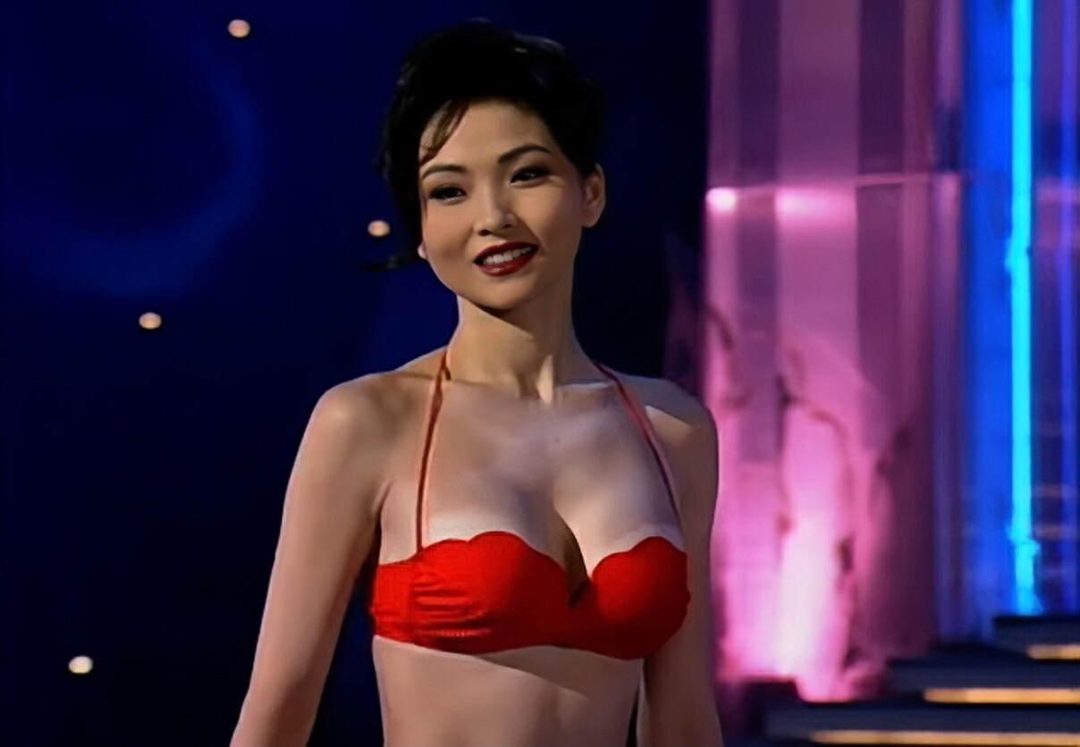 香港知名女星复出参加比赛，身材发胖不敢认，演风月片一脱成名